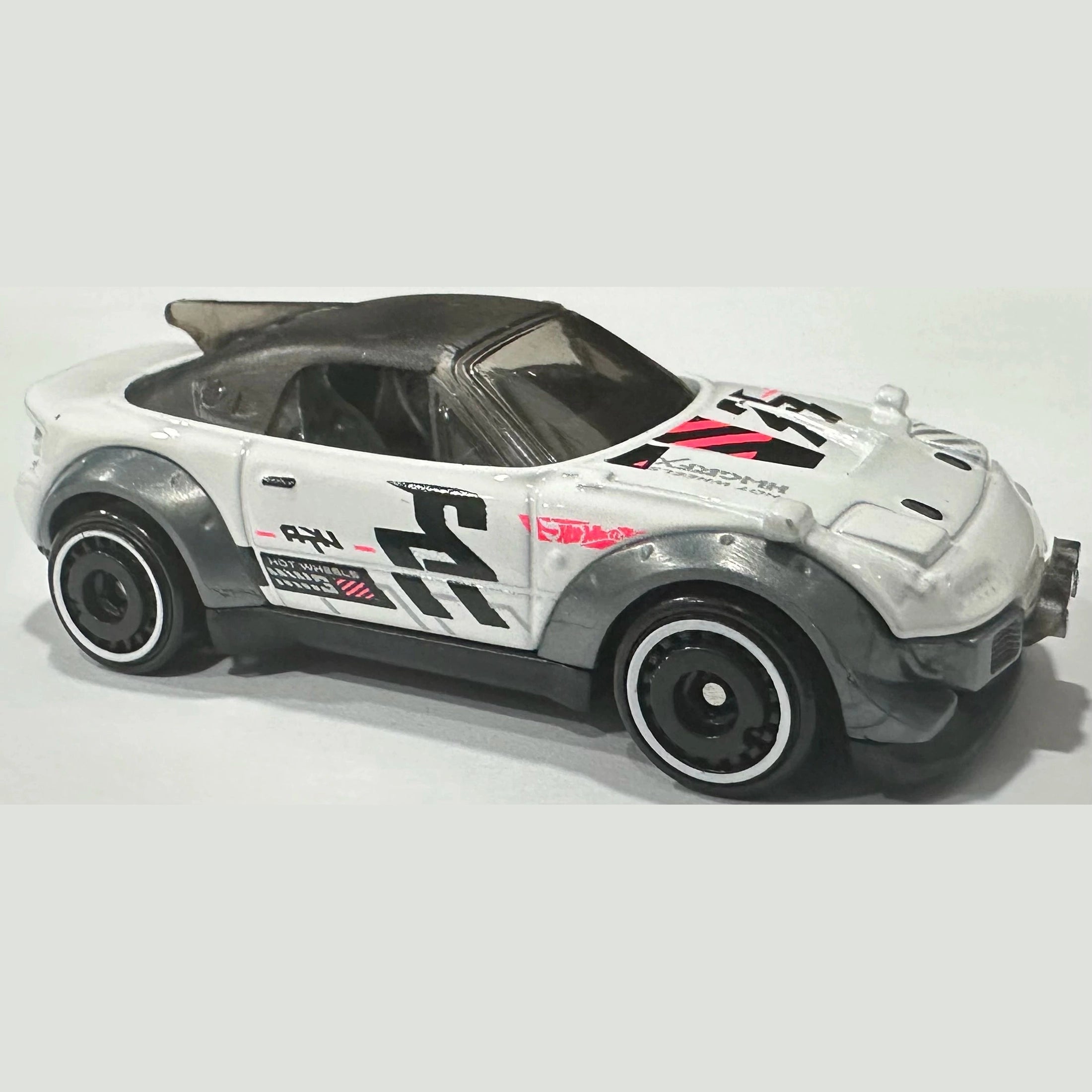 Hot Wheels 2026 #001 - Mazda MX-5 Miata